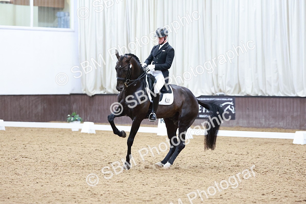SBM_021469 - Class 14 - FEI Grand Prix - 17.40-18.34