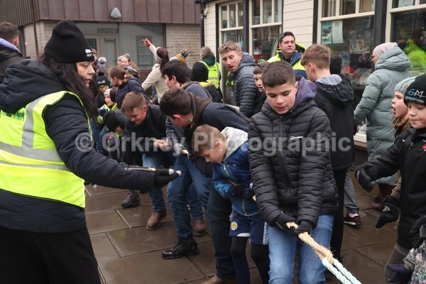 DAD_1999 - Stromness Yule Log Pull