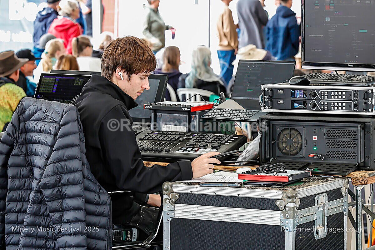 SATURDAY-87 - MINETY 2025