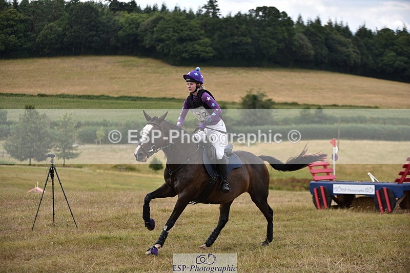 250802A-152708-07013 - F-272-Gemma.Wells-COMBE.BREEZE