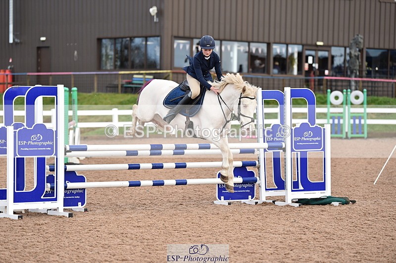 231203A-114052-00932 - Cls 4 Newcomers & 1m Open