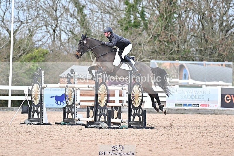 251126-133724-00601 - Cls 5 Foxhunter and 1.20m