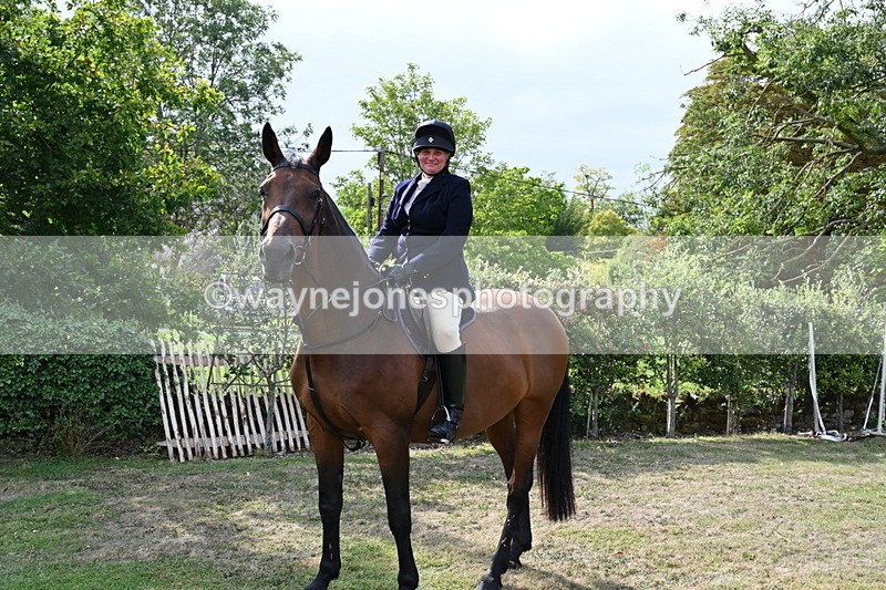 WJ6_3213 - Berks & Bucks - The Old farmhouse - Hound Exercise 20-08-25