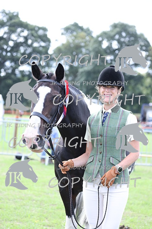 APP_2668 - Class 9 Veterans in hand