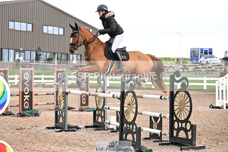251206-133939-01154 - Cls 13 Snr Foxhunter and 1.20m