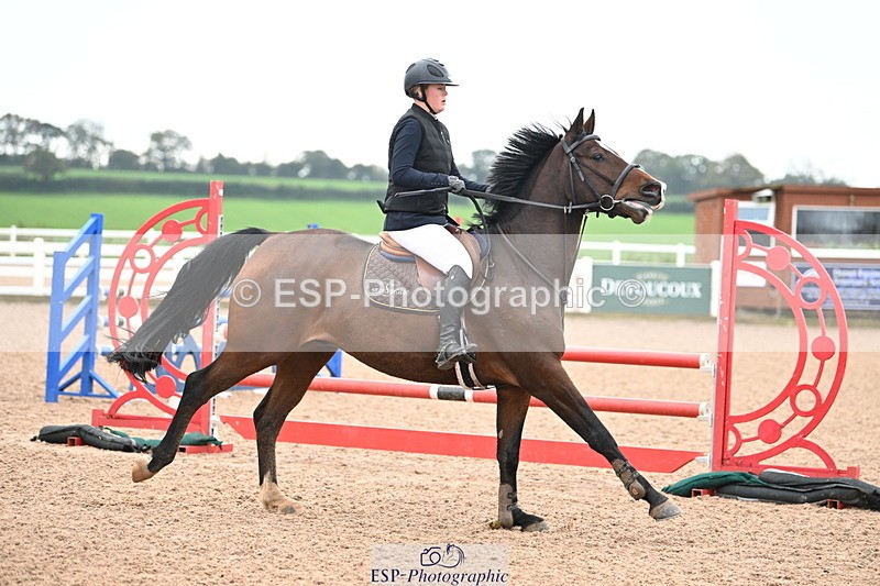 241023A-113846-00591 - Cls 1 British Novice and 90cm Open