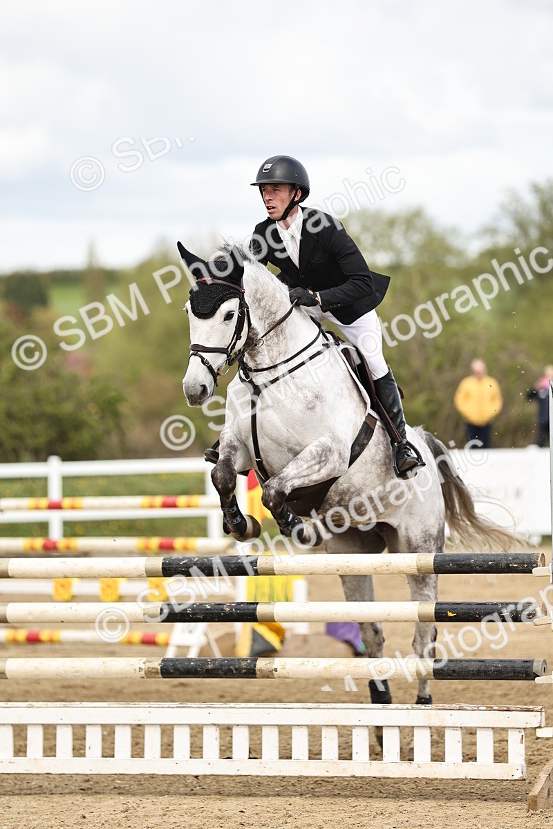 SBM_001268 - Class 4 - Senior Newcomers - 1.10m