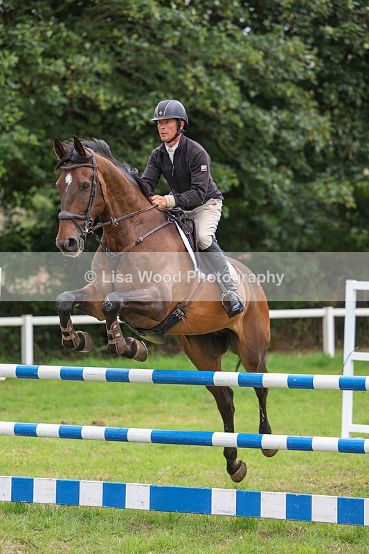 3E7A8275 - Class 7: Senior Newcomers/1.10m open