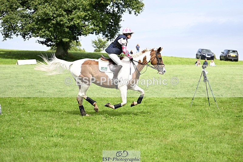 240804-152951-18284 - 657-Althea_Bleekman-SHOVERN_ON_ICE