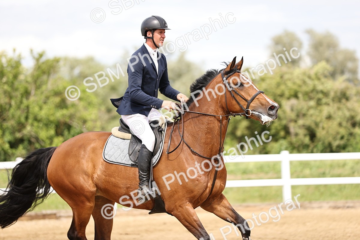 SBM_003442 - Class 11 - Senior Newcomers - 1.10m