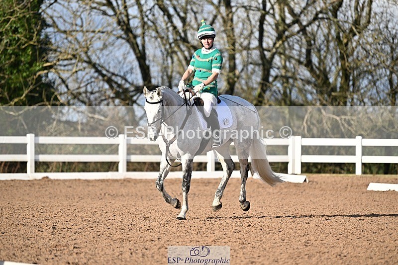 241214-111657-01360 - 105-Janine.Paterson-Machas.Grey