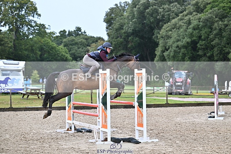 250831A-124232-10402 - Cls 42 Snr 1m Grand Prix