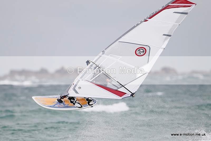 WS 020510-26 - Windsurfing