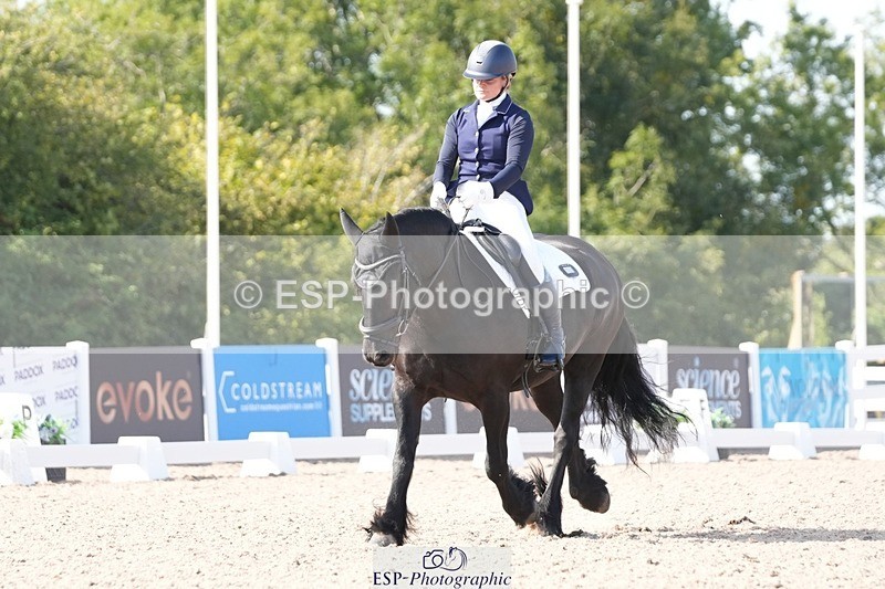 250817-163527-11737 - 188-Marina.GreenawayHynholme.Gladiator