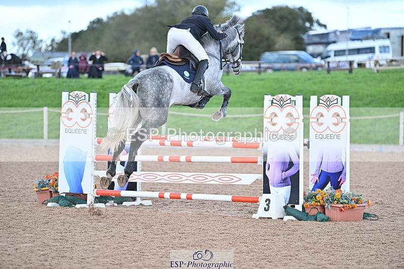 231014A-111022-04319 - Cls 18 Newcomers & 1.10m Open