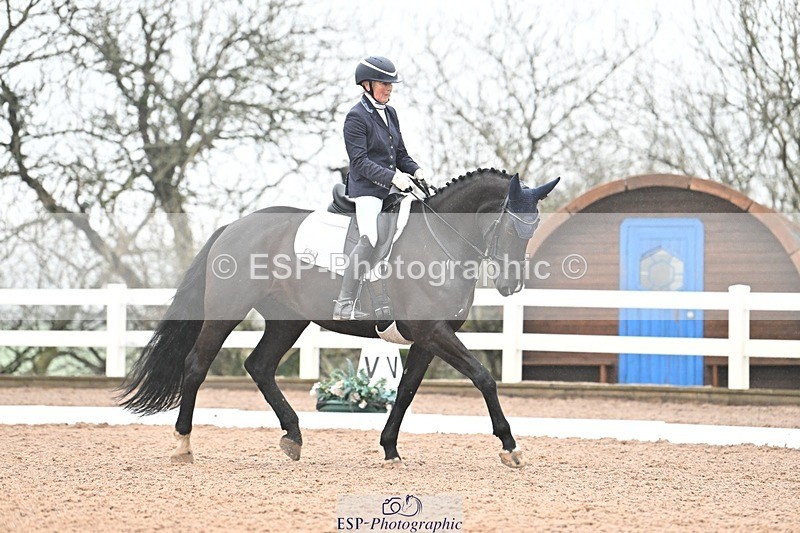 250215-120742-03325 - 228-Louise.Hutchinson-Shovern.Noire