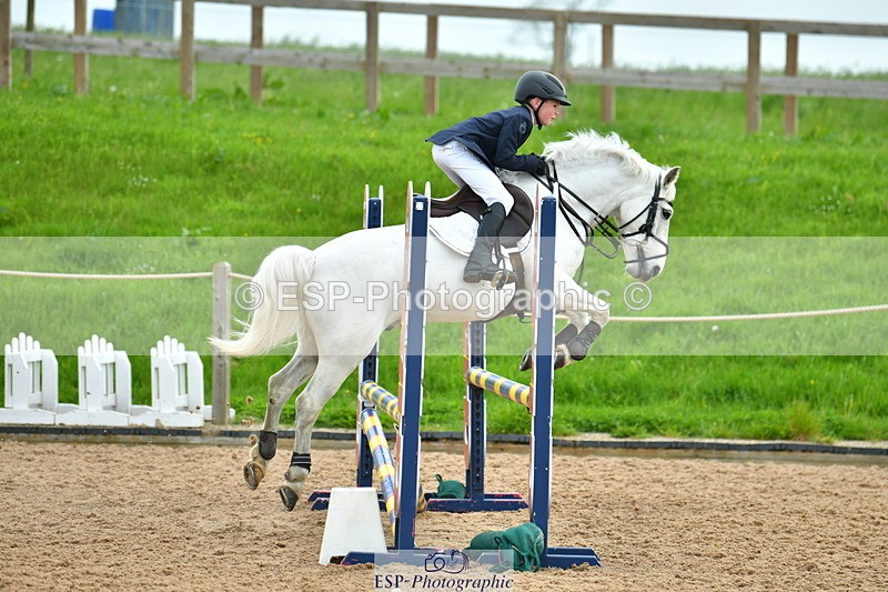 230513A-093117-00107 - Cls 11 Stepping Stones 128+138cm