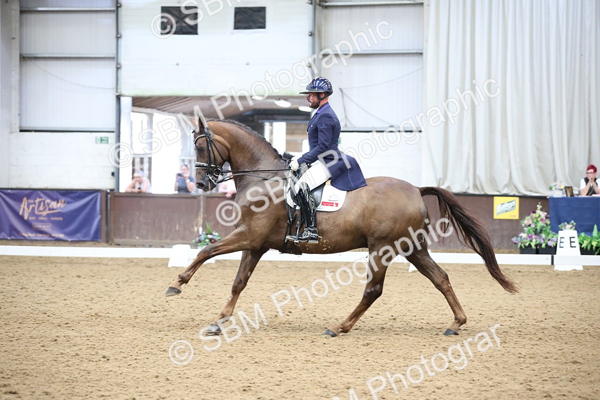 SBM_004824 - Class 9 - FEI Inter 1 Gold - 16.59-17.47