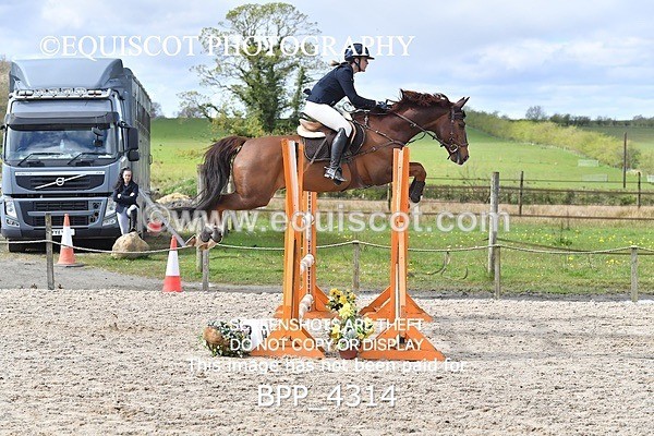 BPP_4314 - CLASS 8 FRI Senior Foxhunter/ 1.20m Open