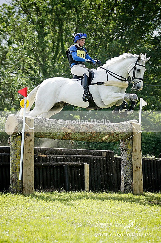 BE160619 1972a - Equestrian