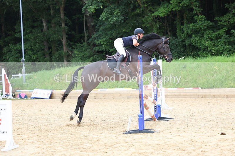 3E7A6426 - Class 8: Senior Newcomers/1.10m open