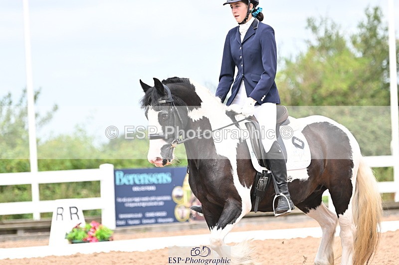 240817A-122144-08254 - 278-Chloe.Matravers-Fancy.pants