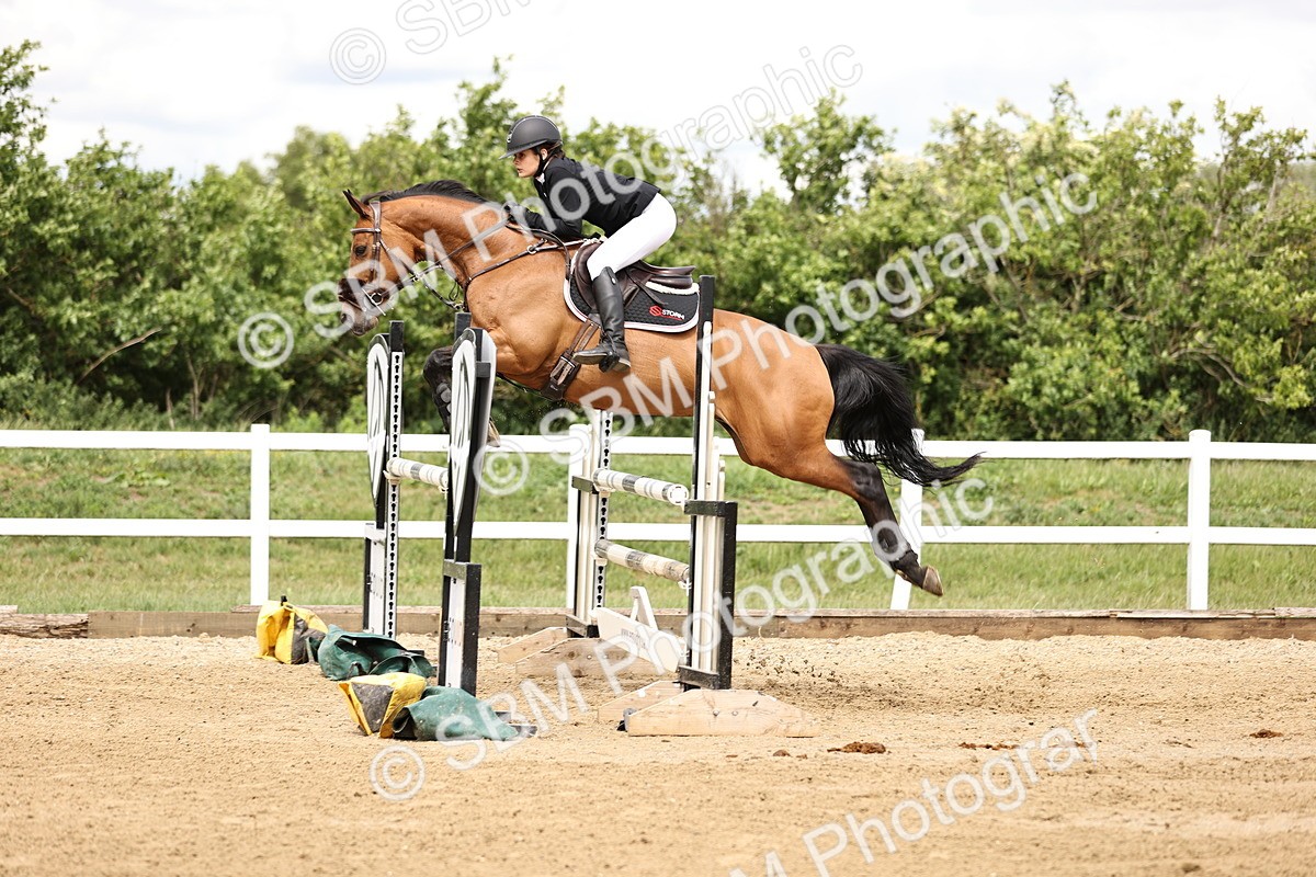 SBM_003228 - Class 11 - Senior Newcomers - 1.10m