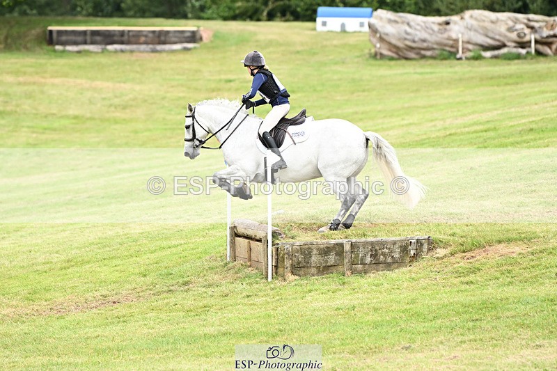 240825X-160607-36663 - 80cm XC 15.30 to 16.30