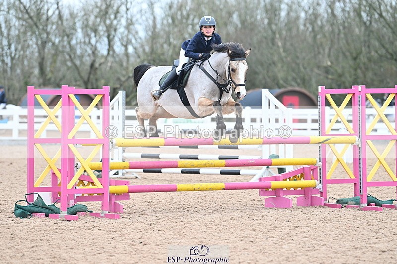 240128A-121122-00797 - Cls 4 Pony Newcomers and 1m Open