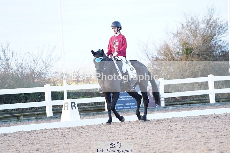 241214-154602-02240 - 131-Alys.Matravers-DARGASONS.MOON.SHADOW