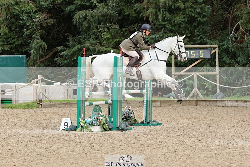 251026A-121733-24611 - G-572-Laura.Pitman