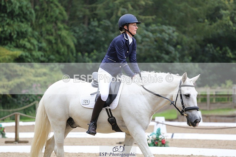 240720-101500-03891 - 125-Sarah_Browne-Domino_Star