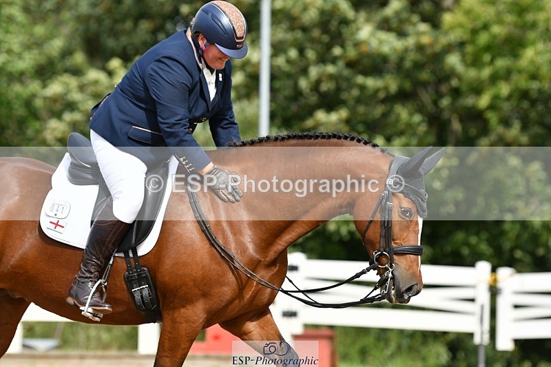 250906-112437-01002 - 041-Victoria.BradfordKenniford.flash.dancer