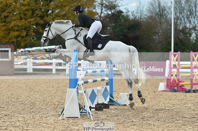 231111A-132034-02109 - Cls 12 Newcomers & 1.10m Open