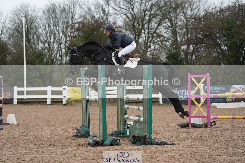 251109-113419-03582 - Cls 20 Newcomers and 1.10m Open