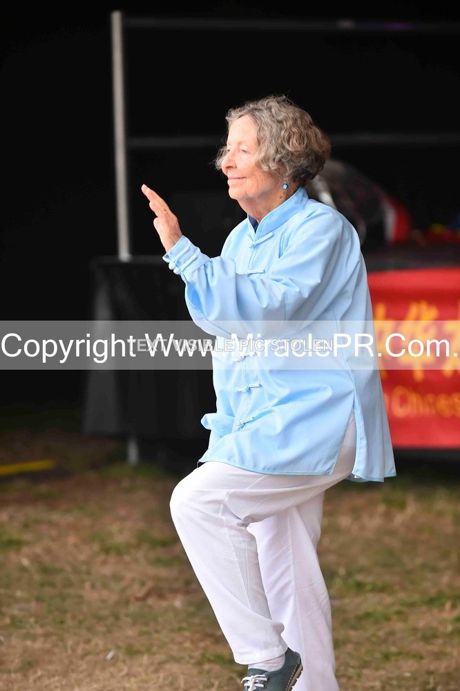 SH4_1492 - Tai Chi with Lisa Kay.
