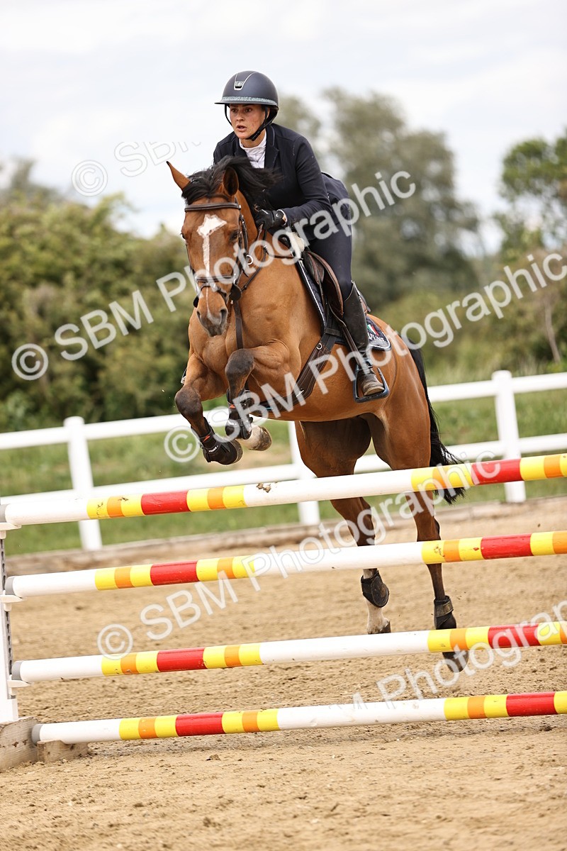 SBM_003305 - Class 11 - Senior Newcomers - 1.10m