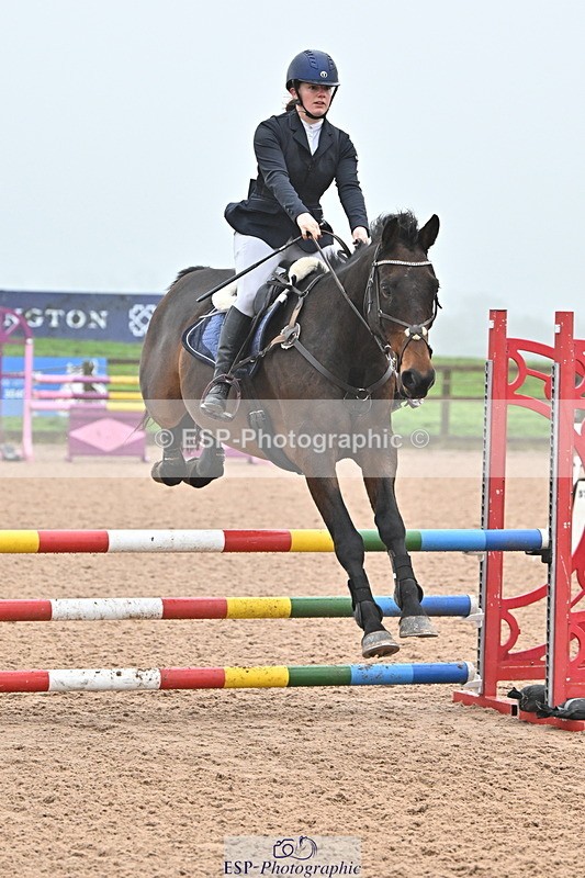 241103A-111709-06968 - SUN Cls 18 British Novice and 90cm Open