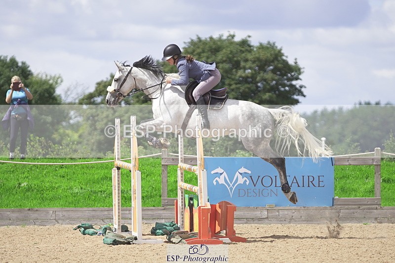 230806A-130800-02137 - Cls 14 Snr Foxhunter & 1.20m Open