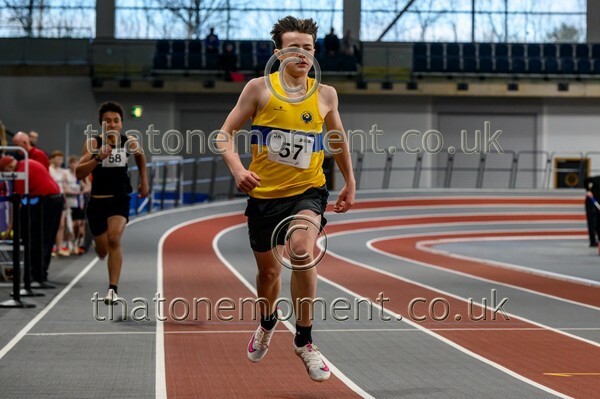 AgeInd25SAT-911048 - Track Male