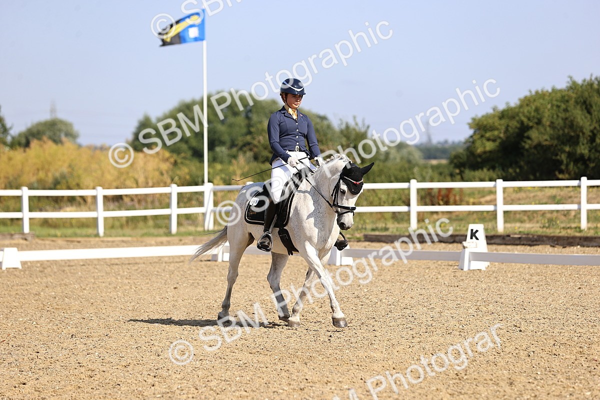 SBM_008715 - Novice 5 - 08.30-9.33