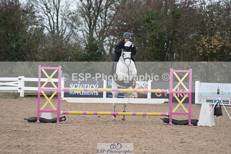 251109-114509-03618 - Cls 20 Newcomers and 1.10m Open