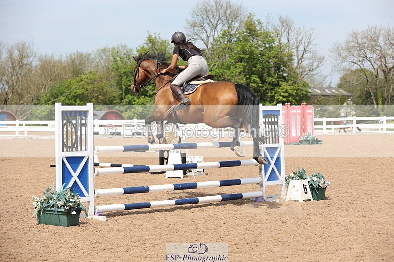 240510A-142102-07592 - Cls 17 1.05m National Am Quali