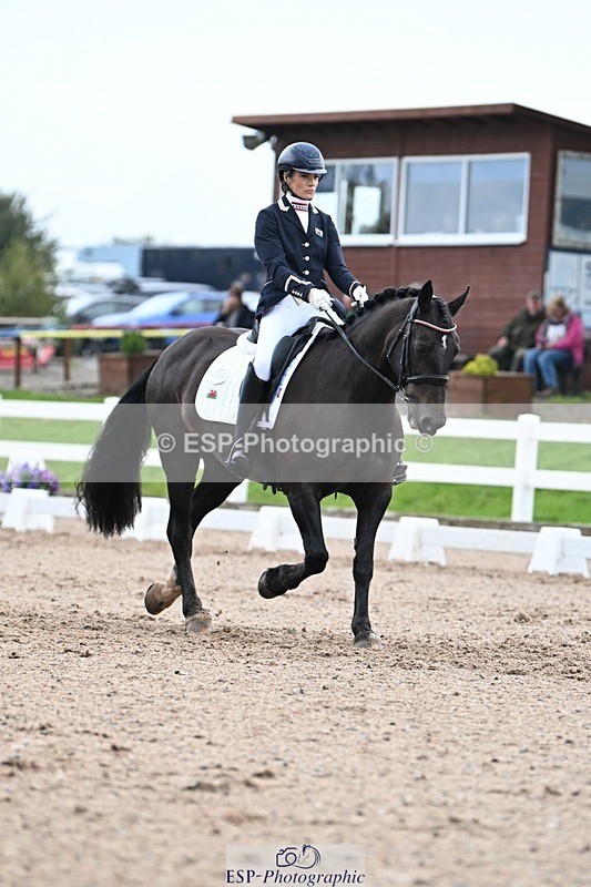 250907-124731-08436 - 005-Jessica.AllenHendrewen.Desert.Lady