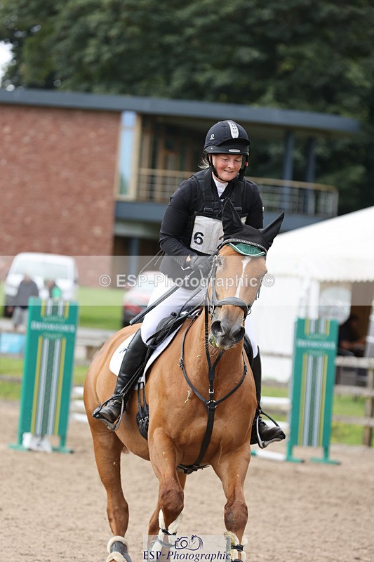 240804-152630-16486 - 620-Alana_Shapland-FOREVER_AUTUMN_DS