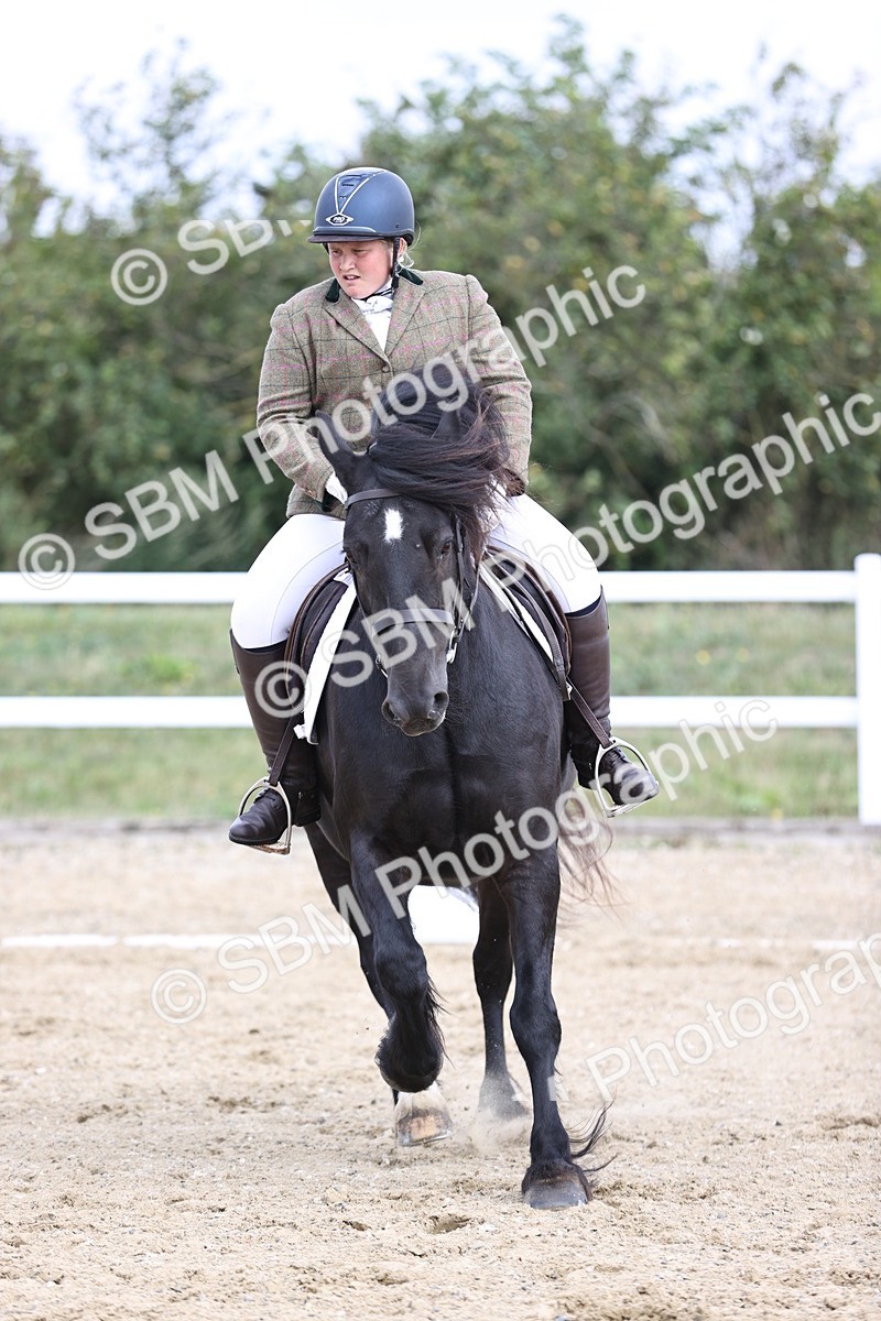 SBM_016747 - Class 14 Novice 23 - 11.53-12.56