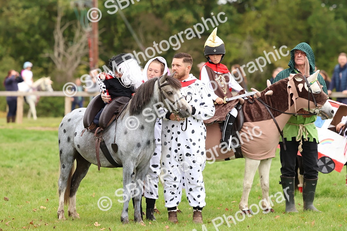 SBM_61695 - S37a - Fancy Dress Showing