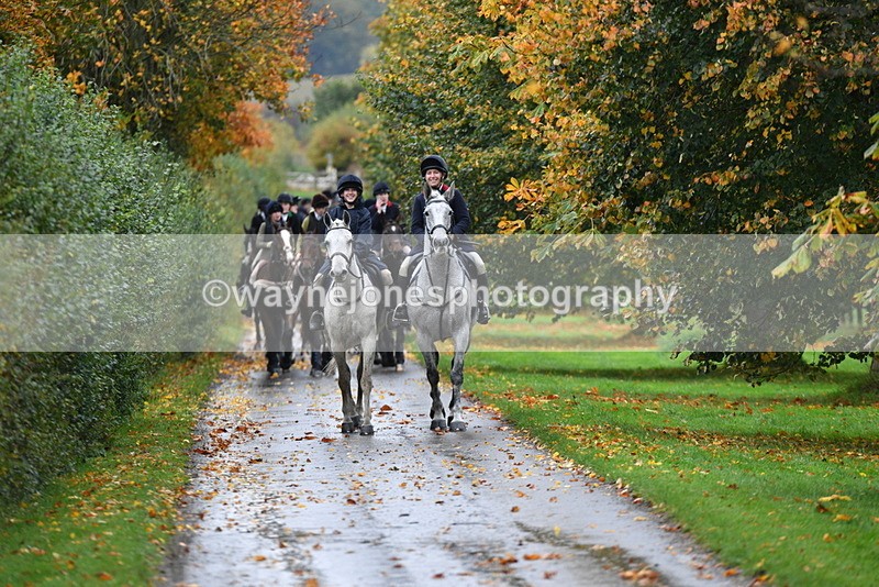 WJ5_6168 - B&B walk back for Hunt Tea !