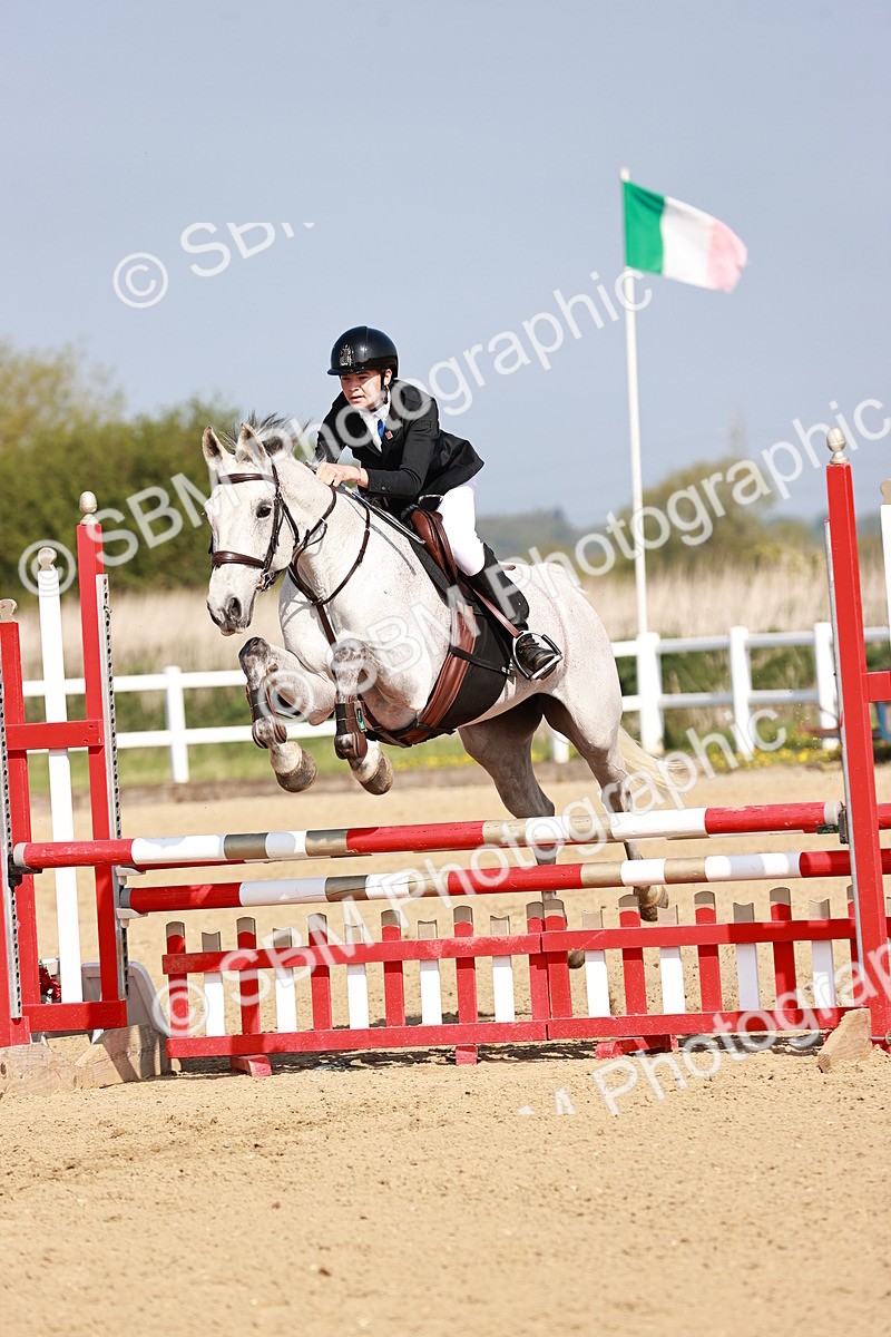  - Class 21 - Senior British Novice - 90cm