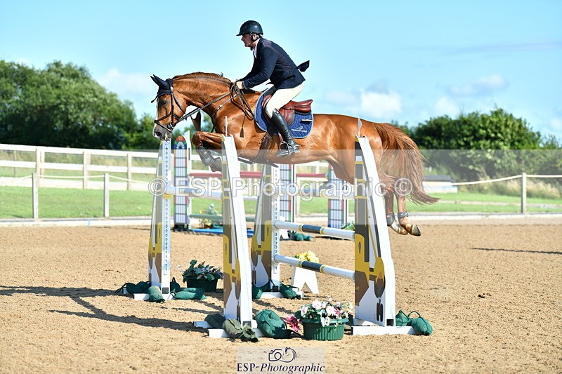 230723A-171500-13810 - Cls 8, 2 Star Medium 1.35m